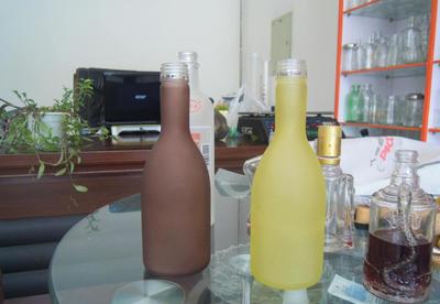 小葡萄酒瓶的工艺魅力与市场选择 从蒙砂到玻璃瓶的创新应用
